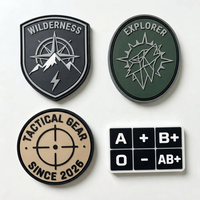 Patch PVC 3D personnalisé en relief, logo surélevé, étanche, badge en caoutchouc souple, durable pour vestes, vêtements et tenues d'extérieur