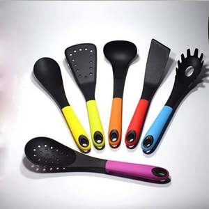 Ensemble de 7 ustensiles de cuisine écologiques en nylon avec manches colorés, comprenant une spatule et une cuillère, avec petits outils, compatibles lave-vaisselle et sans revêtement - Product Image 6
