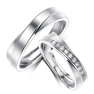 Anello Minimalista a Onda Unisex con Design Intrecciato, Gioiello di Moda per Uso Quotidiano - Product Image 1