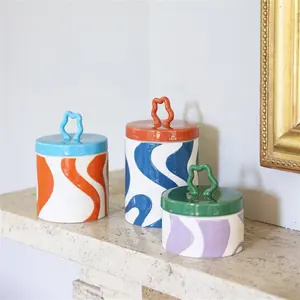 Kustom Desain Kreatif Dekorasi Nordic Keramik Dapur Guci Penyimpanan Makanan Teh Kopi Gula Set Tabung dengan Tutup