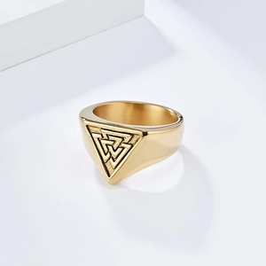 Valknut Anillo Odín de Acero Inoxidable para Hombre, Acero Sacro Asatru, Triángulo Vikingo Nórdico, Chapado en Oro, Corte Princesa, Joyería de Aleación Principalmente - Product Image 4
