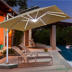 Parasol de plage carré solaire d'extérieur avec lumières LED solaires - Product Image 1
