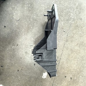 Base de batería BKC356040 para Mazda3 Axela, plástico negro, número de pieza BKC3-56-040 - Product Image 3