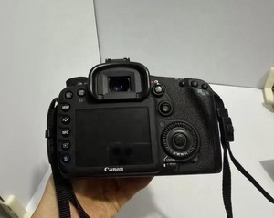 Appareil photo numérique reflex professionnel <span class=keywords><strong>Canon</strong></span> EOS <span class=keywords><strong>7D</strong></span> Mark II (95 % <span class=keywords><strong>neuf</strong></span>) avec objectif 18-135 mm, format APS-C, vidéo Full HD et batterie au lithium – Vente en gros - Product Image 3