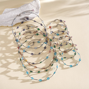 Collar de Aleación Plateada para Mujer con Colgante de Hojas de Circonia Cúbica Verde, Joyería Romántica para Uso Diario - Product Image 2