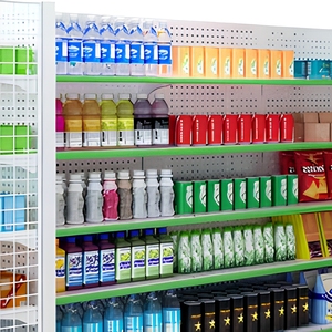 Expositor de Panel Trasero Perforado con Contenedores Laterales de Malla y Múltiples Niveles para Organización de Bebidas y Productos Envasados en Tiendas de Conveniencia - Product Image 2