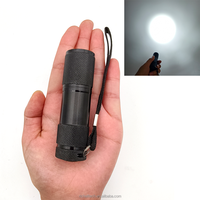 Cadeau promotionnel Multi Couleurs pas cher 3 AAA pile sèche petite touche lumière minière porte-clés 9 led torche lampe de poche pour la chasse