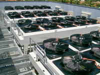 Refroidisseur sec de prérefroidissement adiabatique d'aileron de forme de V d'usine de la Chine avec le jet