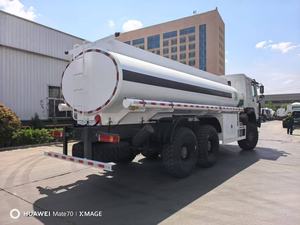 Bas <span class=keywords><strong>prix</strong></span> de 6*6 HOWO camion-<span class=keywords><strong>citerne</strong></span> en alliage d'aluminium réservoir d'huile arrière huit roues diesel essence <span class=keywords><strong>citerne</strong></span> <span class=keywords><strong>gaz</strong></span> <span class=keywords><strong>citerne</strong></span> stockage - Product Image 5
