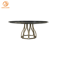 Ensemble de table à manger de luxe italien haut de gamme avec plateau en marbre naturel pour 6 personnes, ensemble de salle à manger de luxe design avec base en cuivre laiton