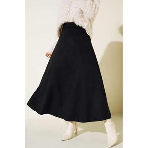 Falda midi de gamuza negra de cintura alta para mujer con corte en A para un look elegante - Product Image 6