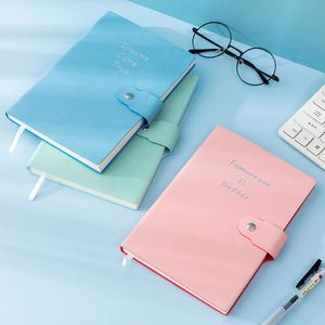 สมุดโน้ตโปรโมชั่น ขนาด A5 ปกหนัง PU สำหรับนักเรียน สมุดบันทึกปกแข็ง ลายมาการอง ปิดด้วยแม่เหล็ก หนา 100 แผ่น - Product Image 3