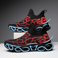 Chaussures de course respirantes en maille style chaussette pour hommes, nouveau style d'été, populaires, vente en gros, logo personnalisé de designer