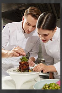 Veste de chef grande taille blanche à double boutonnage pour le personnel de restaurant, hôtel, boulangerie, traiteur et cuisine - Product Image 3