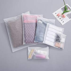 Sacs de sous-vêtements T-shirt Peva Cpe personnalisés emballage sac givré à fermeture éclair pour vêtements - Product Image 1