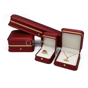 Cajas de Cuero PU Premium Personalizadas en Rojo, Verde y Azul para Collares, Pulseras, Anillos, Pendientes y Joyería - Product Image 1