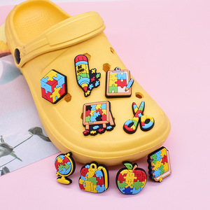 HY 2026 Vente en gros <span class=keywords><strong>de</strong></span> breloques pour chaussures pour le soutien <span class=keywords><strong>de</strong></span> la sensibilisation à l'autisme, adaptées aux personnes autistes, boucles décoratives en PVC et caoutchouc souple - Product Image 2