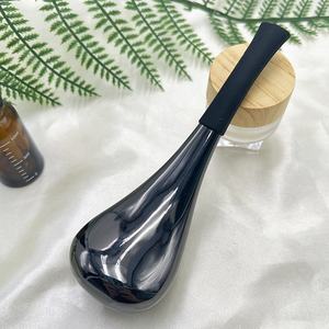 Cuchara facial mágica de belleza con etiqueta privada personalizada, globos de hielo dorados con refrigeración de Metal para masaje facial con masajeadores para ojos, cara y cuello - Product Image 1