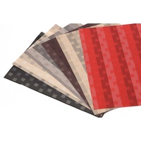 Sous-plats simples et chics en PVC tissé à carreaux, écologiques, antidérapants, réutilisables et résistants à l'usure pour les tables de cuisine
