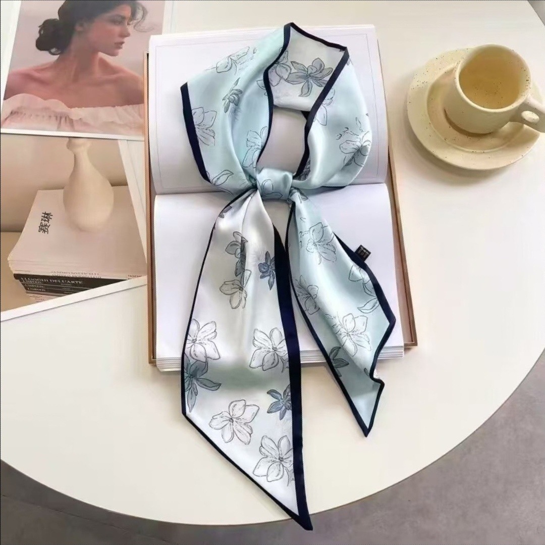 1 blue five-petal flower-145
