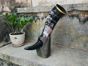 Chope à bière en corne de buffle naturelle pour un style rustique et des accessoires de bar de luxe, disponible au meilleur prix - Product Image 4