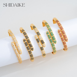 <span class=keywords><strong>Bracelet</strong></span> à breloques de mode pour dames élégantes en laiton zircon plaqué or 18 carats Options personnalisées disponibles-Design serpent Design ouvert en gros - Product Image 2