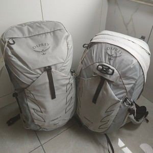 Mochila Osprey Tempest 9 Ligera, Impermeable, para Senderismo y Uso al Aire Libre, Unisex, Color Gris Plateado - Product Image 4