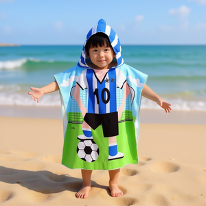 Toalla Poncho con Capucha para Niños Buonic, Diseño de Jugador de Fútbol, 60x120cm, para Playa o Baño - Product Image 2