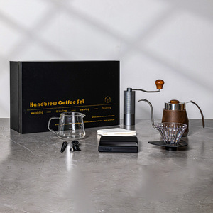 Juego de café Handbrew de seis piezas, kit para preparar café por goteo con molinillo, tetera, báscula y servidor de vidrio para preparar café en casa u oficina. - Product Image 1