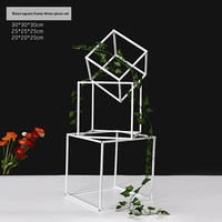 Décorations et ornements géométriques en gros pour mariages, podiums, allées, aménagement de scènes et de lieux événementiels