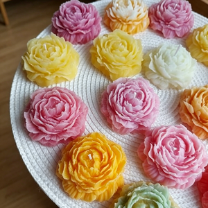 Bougie en forme de pivoine blanche, artisanale, décorative, parfumée, aromathérapie, mini fleur parfumée, cire de soja, bougie en forme de fleur de pivoine 3D - Product Image 3