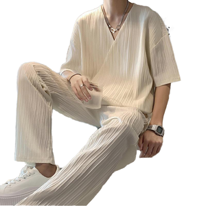 Traje Deportivo de Verano de Punto Transpirable de Alta Calidad para Hombre, Camiseta de Manga Corta con Cuello en V Informal y Moderna, y Pantalones Versátiles - Product Image 1