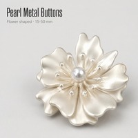 Kancing Logam Mutiara Bentuk Bunga dari Paduan Seng untuk Jahit DIY 18mm 23mm 44mm Warna Silver Mist Gold untuk Mantel Jubah Cardigan Blazer
