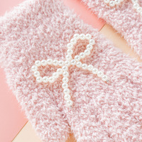 Gants tricotés doux et moelleux pour enfants à prix compétitif, avec élégant nœud perlé, pour bébé, idéaux pour les sorties décontractées en extérieur