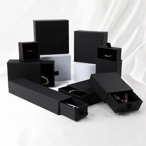 Tiroir en carton à bijoux coulissant pour hommes en stock <span class=keywords><strong>pas</strong></span> <span class=keywords><strong>cher</strong></span> Ajouter logo Petite boîte en papier noir Emballage pour bijoux - Product Image 2