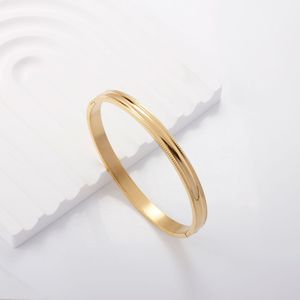 Nueva Pulsera de Acero Inoxidable con Baño de Oro de 18K y Patrón Grabado, Diseño Moderno 2026, Joyería de Mano para Mujer, Estilo Personalizado - Product Image 4
