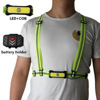 Lampe de course à haute visibilité réglable de 550 lumens pour coureurs, lampe de poitrine rechargeable à intensité variable pour la marche nocturne