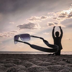 สายคล้องแว่นตาแบบยืดหยุ่นกันลื่น โทมิ คัสตอม รุ่น TM0510101002 ขนาด 52 ซม. ทำจากนีโอพรีน  โลโก้เรียบง่าย อะไหล่แว่นตา - Product Image 2