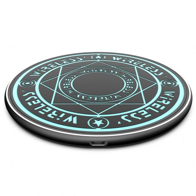 Factory Best Price Good Quality Standard Wireless Charger 10W PD OTP 5V/2A Fast Charging