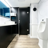 Remorque sanitaire portable à double cabine avec toilettes et réservoir de stockage pour les secours d'urgence et les camps d'aide humanitaire