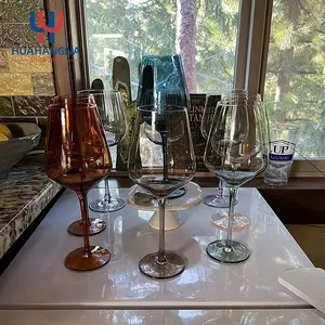 Бесплатный образец, бокалы для вина с длинным стержнем и прозрачными кристаллами, бокалы для свадебной вечеринки