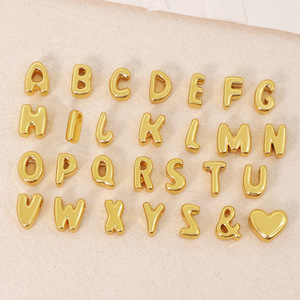 Cuentas de Acero Inoxidable con Baño de Oro PVD, Resistentes al Agua, con 26 Letras de la A a la Z, para Mujer, para Fabricación de Joyería DIY, Venta al Por Mayor - Product Image 1
