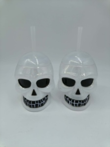 PP Plastic Skull Shape Plastic <b>Tumbler</b> 16oz 500ml With <b>Straw</b> With Lid LED Glow Disposable Party Event Custom Logo Wholesale - Product Image 2