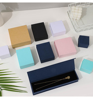 Boîte à bijoux personnalisée IN PACK, boîte rigide en carton avec logo doré sur le couvercle et la base, boîte cadeau écologique en papier avec insert en mousse EVA