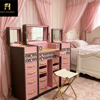Table de toilette italienne de luxe rose à plusieurs tiroirs, personnalisable pour appartement, avec miroir et tabouret