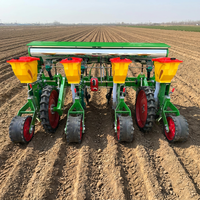 Semoir de maïs tout-terrain à suivi automatique pour semis direct, avec profondeur de plantation limitée et cadre robuste et durable.