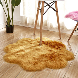 Tapis en fausse fourrure, forme originale, couleur unie, style moderne, tapis de sol rembourré pour salon - Product Image 3