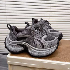 Zapatillas de running de malla personalizadas Factory Trend, transpirables, con doble suela de TPU, estilo deportivo con cordones y característica antideslizante para parejas - Product Image 5
