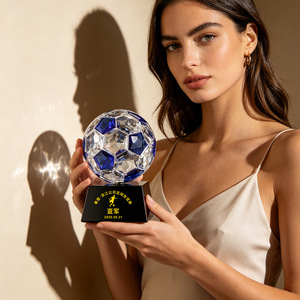 Trophée de football en cristal taillé diamant Pujiang Wenyue personnalisable pour récompenses et objets commémoratifs Style A Style B - Product Image 2