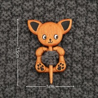 Broche personnalisable en bois massif, épingle en bois écologique spécialement conçue pour les pulls tricotés et les châles.